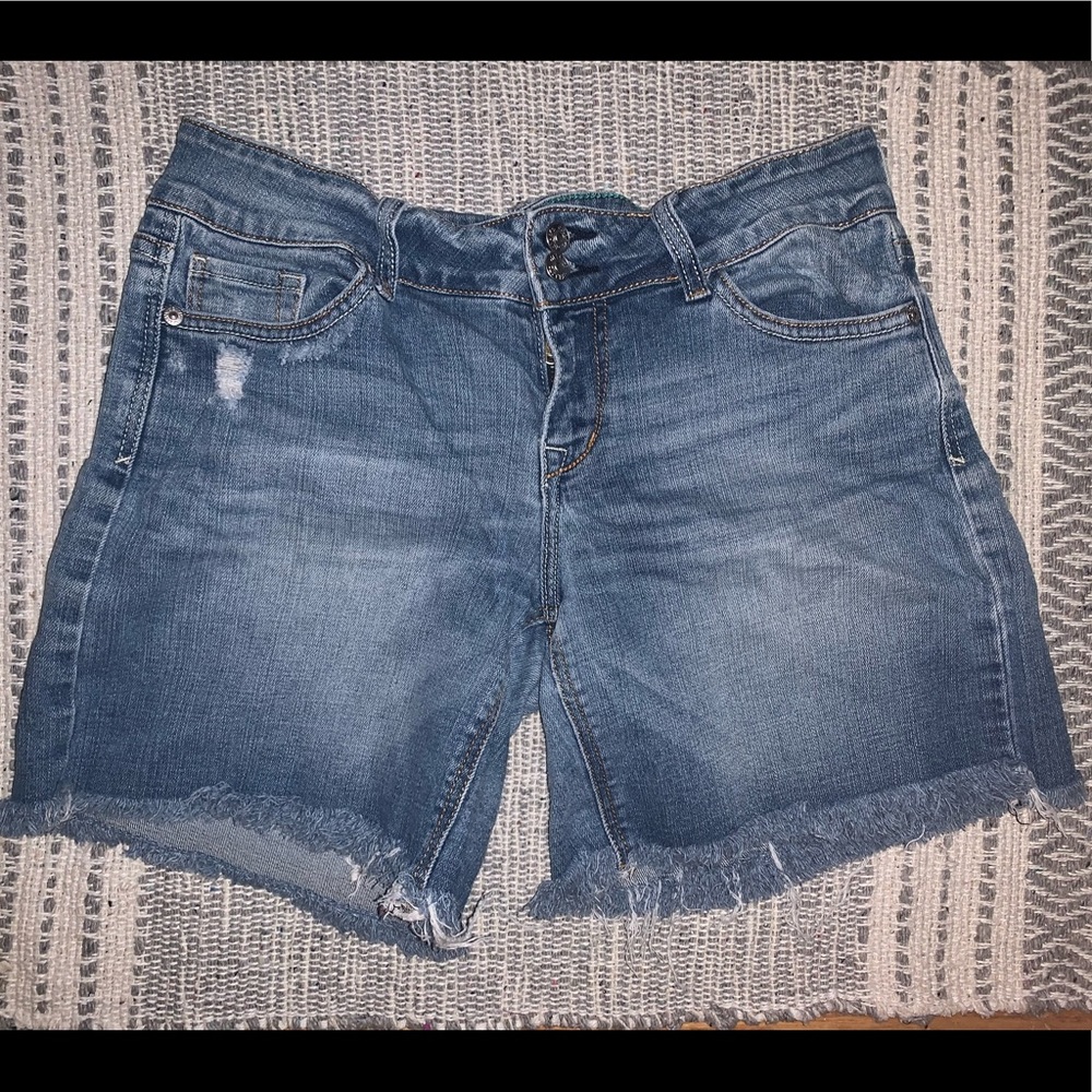 ▫️ Denim shorts ▫️